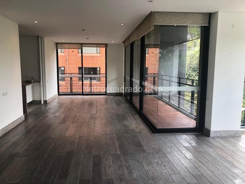 Apartamento en Virrey Country