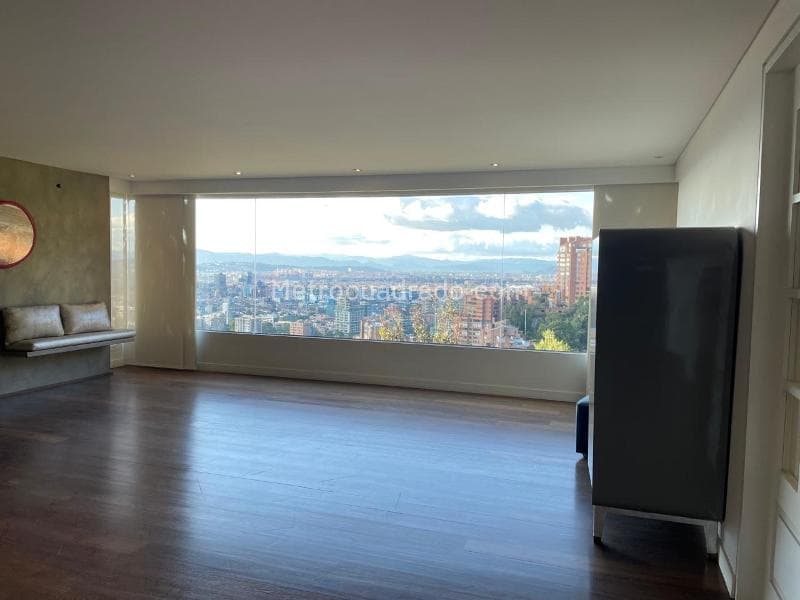 Apartamento en Altos del Retiro