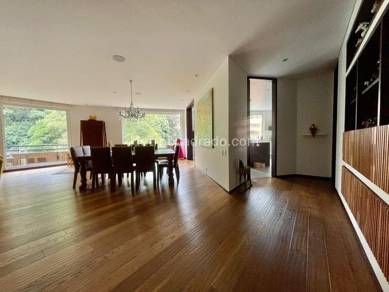 Apartamento en Altos del Retiro