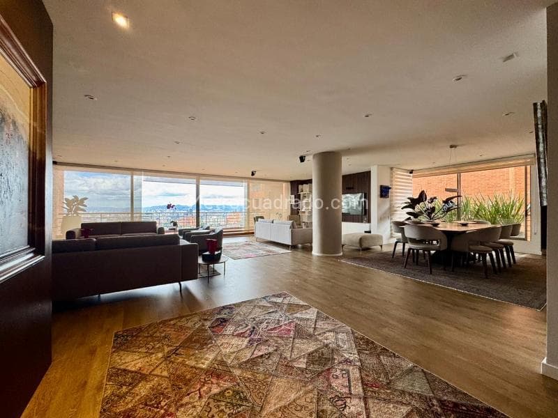 Apartamento en Altos del Retiro