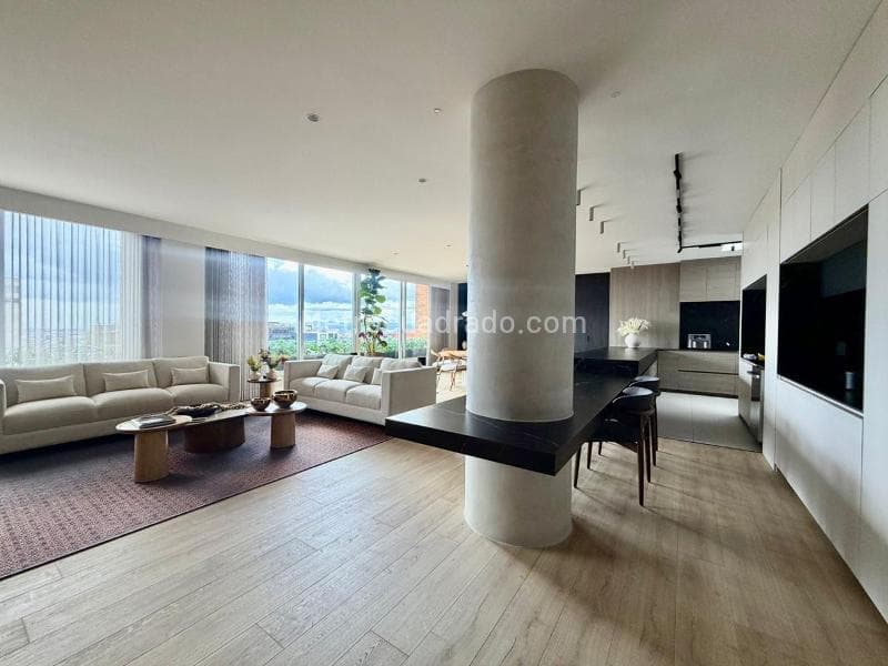 Apartamento en Las Rosales 3